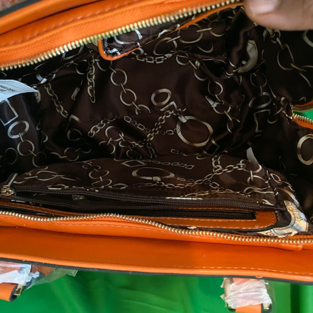 Beautiful Red or Orange Leather purse - Picture 8 of 9